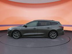 Grau Gebraucht 2024 Ford Focus ST-Line Kombi | 20.980 € (Superpreis)