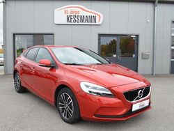 Rot Gebraucht 2018 Volvo V40 Momentum Kombi | 13.500 € (Superpreis)
