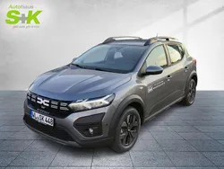 Dolomitgrau Gebraucht 2025 Dacia Sandero Expression Kleinwagen | 21.480 € (Etwas zu teuer)