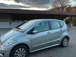 Grau Gebraucht 2005 Mercedes A160 Limousine | 2.350 € (Teuer)