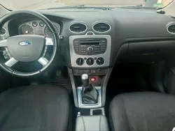 Grau Gebraucht 2007 Ford Focus Kombi | 2.000 € (Fairer Preis)