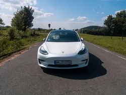 Weiß Gebraucht 2023 Tesla Model 3 Standard Range Limousine | 27.999 € (Guter Preis)