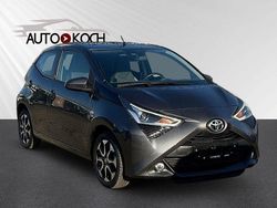 Grau Gebraucht 2021 Toyota Aygo X-play Kleinwagen | 10.890 € (Fairer Preis)