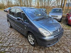 Grau Gebraucht 2006 Citroën Xsara Picasso Van / Kleinbus | 2.999 €