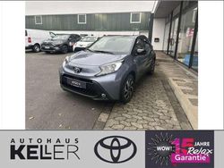 Grau metallic Gebraucht 2024 Toyota Aygo Team Kleinwagen | 17.480 € (Fairer Preis)