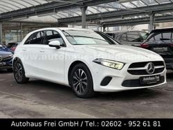 Weiß Gebraucht 2022 Mercedes A180 Limousine | 22.990 € (Guter Preis)
