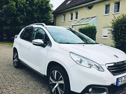 Weiß Gebraucht 2015 Peugeot 2008 Allure SUV | 5.750 € (Fairer Preis)