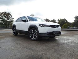 Weiß Neu 2025 Mazda MX30 Exclusive-Line SUV | 23.590 €