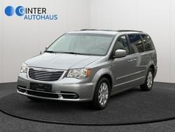 Silber Gebraucht 2016 Chrysler Town & Country Van / Kleinbus | 15.990 €