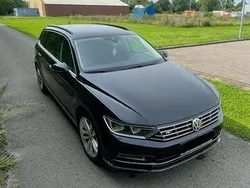 Schwarz Gebraucht 2015 VW Passat Trendline Kleinwagen | 13.500 €