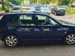 Blau Gebraucht 2003 VW Golf IV Limousine | 1.000 €
