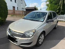 Silber Gebraucht 2009 Opel Astra Limousine | 2.100 € (Fairer Preis)