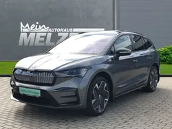 Grau (graphite grau) Gebraucht 2023 Skoda Enyaq iV Lounge SUV | 55.880 € (Etwas zu teuer)