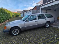 Beige Gebraucht 1992 Mercedes E230 Kombi | 7.950 €