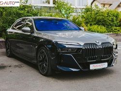 Blau Gebraucht 2023 BMW i7 Limousine | 99.800 €