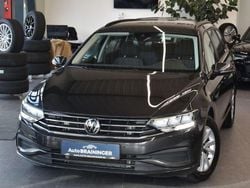 Grau Gebraucht 2023 VW Passat Kombi | 23.950 € (Guter Preis)