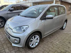 Silber Gebraucht 2014 VW up! high up! Kleinwagen | 10.999 € (Etwas zu teuer)