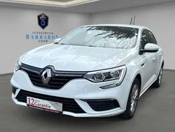Gletscherweiss Gebraucht 2016 Renault Mégane III Life Kleinwagen | 8.990 € (Fairer Preis)
