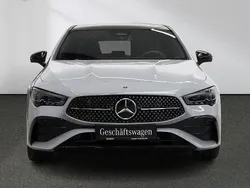 Gebraucht 2025 Mercedes CLA200 Shooting Brake Kombi | 42.490 €