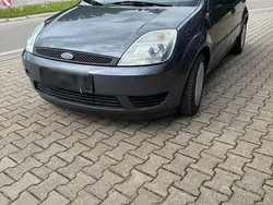 Grau Gebraucht 2005 Ford Fiesta Kleinwagen | 1.799 € (Fairer Preis)