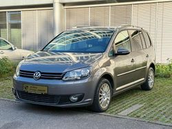 Grau Gebraucht 2010 VW Touran Highline Van / Kleinbus | 4.800 € (Fairer Preis)