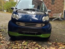 Blau Gebraucht 2002 Smart ForTwo Coupé Kleinwagen | 1.600 € (Fairer Preis)