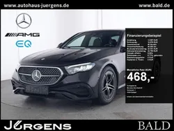 Schwarz obsidianschwarz metallic Gebraucht 2023 Mercedes E220 AMG Limousine | 48.980 € (Guter Preis)