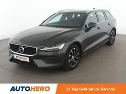 Grau Gebraucht 2020 Volvo V60 Momentum Kombi | 20.850 € (Guter Preis)