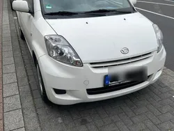 Weiß Gebraucht 2009 Daihatsu Sirion Kleinwagen | 1.200 €