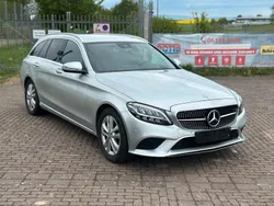 Silber Gebraucht 2019 Mercedes C180 Avantgarde Kombi | 19.800 €