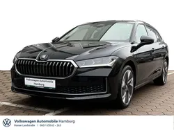 Onyxschwarz metallic Gebraucht 2024 Skoda Superb Selection Kombi | 56.950 €