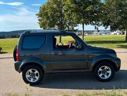 Schwarz Gebraucht 2012 Suzuki Jimny SUV | 10.599 € (Fairer Preis)
