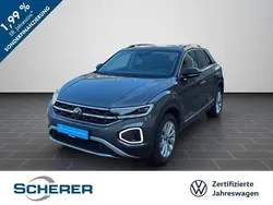 Indiumgrau metallic (metallic) Gebraucht 2024 VW T-Roc Style SUV | 27.650 € (Guter Preis)