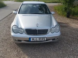 Silber Gebraucht 2002 Mercedes C220 Classic Limousine | 2.500 € (Fairer Preis)