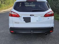 Weiß Gebraucht 2011 Ford Focus Titanium Kombi | 4.200 €