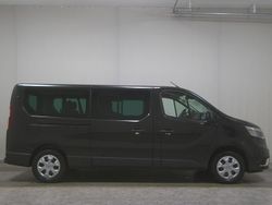 Mitternachtsschwarz Gebraucht 2023 Renault Trafic Life Van / Kleinbus | 31.480 € (Guter Preis)