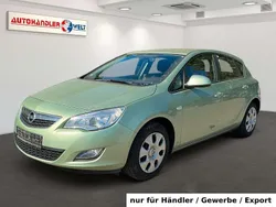 Grün Gebraucht 2011 Opel Astra Selection Limousine | 2.199 € (Superpreis)