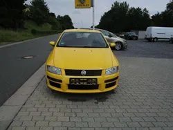 Ginstergelb Gebraucht 2002 Fiat Stilo Dynamic Kleinwagen | 1.400 € (Fairer Preis)