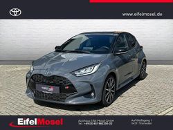 Grau Gebraucht 2025 Toyota Yaris Hybrid Sport Limousine | 32.860 € (Teuer)