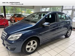 Blau Gebraucht 2010 Mercedes B200 Van / Kleinbus | 8.980 € (Teuer)
