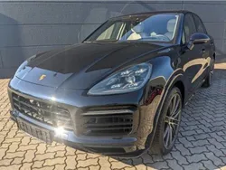 Graphitblau metallic (metallic) Gebraucht 2020 Porsche Cayenne GTS SUV | 82.980 € (Etwas zu teuer)