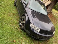 Blau Gebraucht 2001 Audi A4 Limousine | 850 € (Guter Preis)