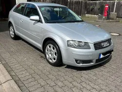 Silber Gebraucht 2003 Audi A3 Ambiente Limousine | 1.700 € (Fairer Preis)