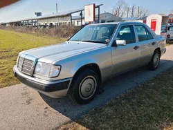 Silber Gebraucht 1991 Mercedes E300 Limousine | 4.400 €