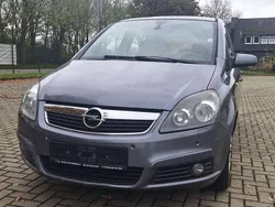 Moonlandgrau m2 Gebraucht 2005 Opel Zafira Edition Van / Kleinbus | 4.199 € (Etwas zu teuer)