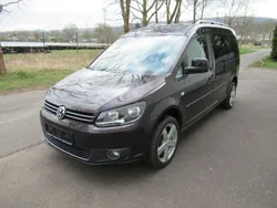 Violet Gebraucht 2014 VW Caddy Maxi Highline Van / Kleinbus | 17.999 €