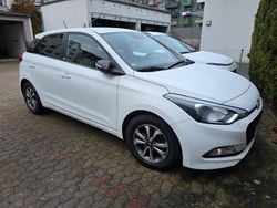 Weiß Gebraucht 2018 Hyundai i20 Active Limousine | 8.500 € (Guter Preis)