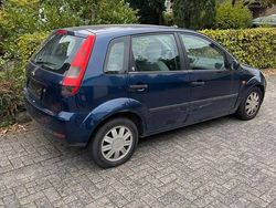 Blau Gebraucht 2002 Ford Fiesta Kleinwagen | 750 € (Guter Preis)