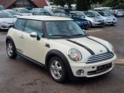 Weiß Gebraucht 2008 Mini ONE Kleinwagen | 2.390 € (Guter Preis)