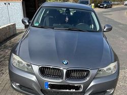 Grau Gebraucht 2010 BMW 320 Kombi | 6.600 € (Fairer Preis)